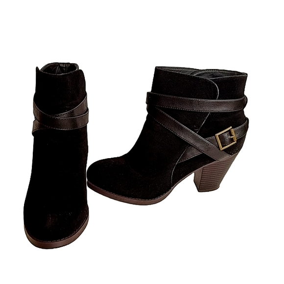 shoedazzle black boots